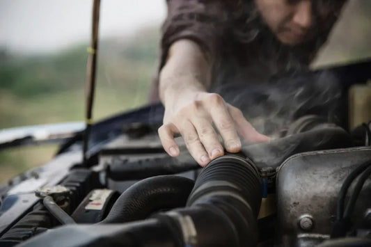 Auto ruckelt beim Fahren: Ursachen und Problemlösung